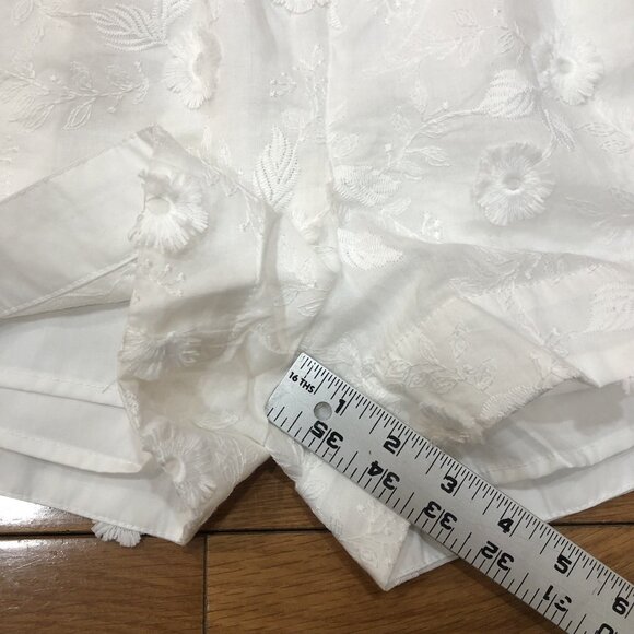 NEW Callie Mac Lizard Thicket Off White Floral Embroidered Shorts Size M - Picture 7 of 10